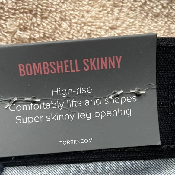 Torrid 24 T NWT Skinny Women Jeans - Picture 4 of 10